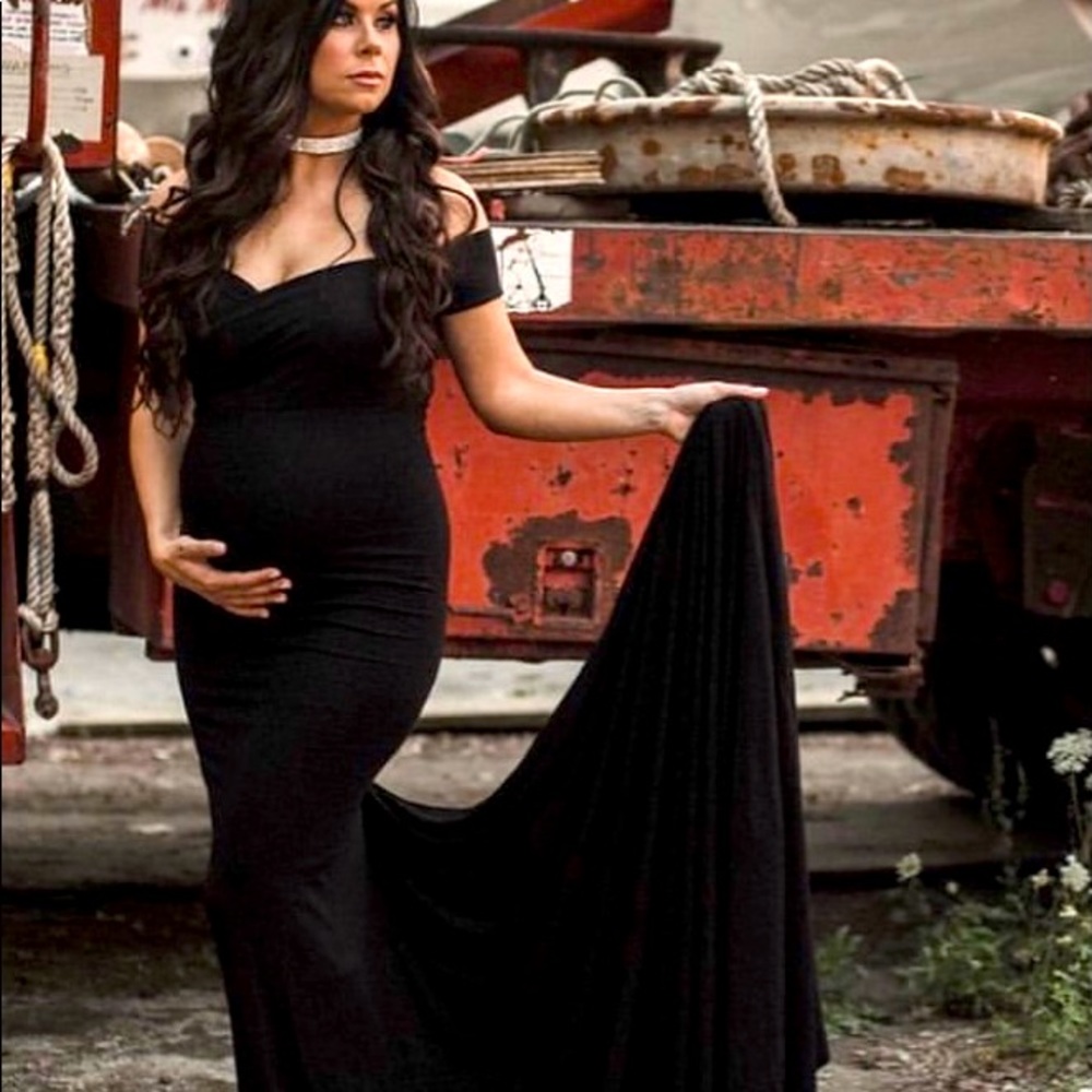 Sew Trendy black maternity dress. Size small